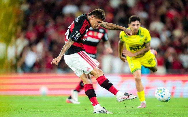 Flamengo volta a vencer o Mirassol e cola no líder Palmeiras
