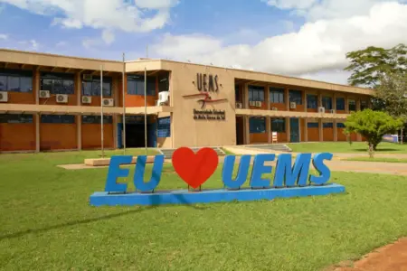 UEMS oferece 306 vagas em cursos de graduação em Dourados.