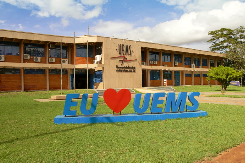 UEMS oferece 306 vagas em cursos de graduação em Dourados.