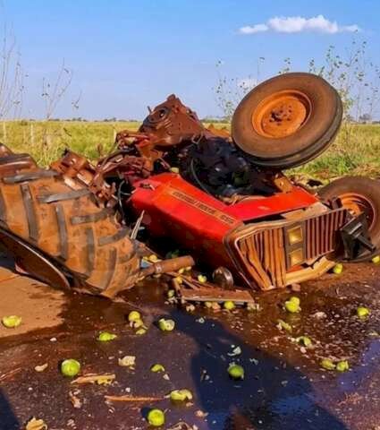 Mulher morre após trator ser atingido por carreta na rodovia