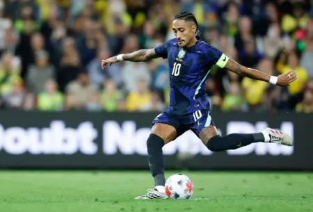 Raphinha é cortado da seleção após edema em amistoso contra Austrália