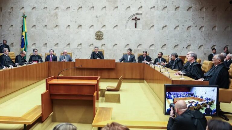 Sessão sobre Moraes terá esquema com revista e celulares lacrados