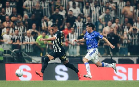 Atlético-MG vence Cruzeiro de virada e vai à semi da Copa do Brasil