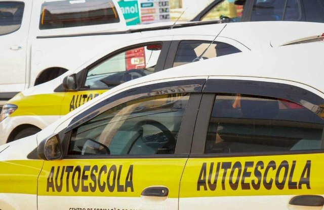 Supremo mantém regra que permite carro particular em prova da CNH