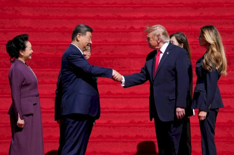 China e EUA concordam em reduzir tarifas sobre US$60 bi em mercadorias; soja fica de fora