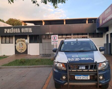 Jurada de morte, mulher se esconde no banheiro com filho de colo e escapa de execução
