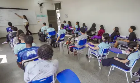 Brasil reduz diferença para países ricos no desempenho escolar, aponta Pisa.