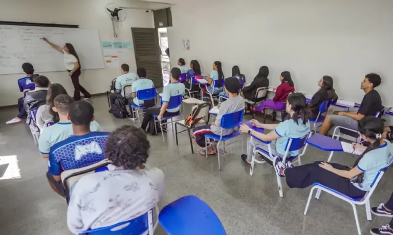 Brasil reduz diferença para países ricos no desempenho escolar, aponta Pisa.
