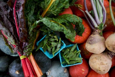 Conheça dez frutas e hortaliças queridinhas dos especialistas em nutrição