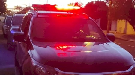 Marido é preso após dar tapa no rosto da esposa e se trancar em casa com a filha de 3 anos