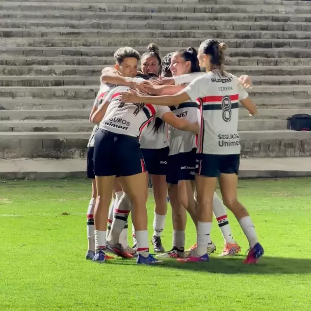 São Paulo faz 3 gols no 2º tempo e vence Flamengo pela semifinal feminina