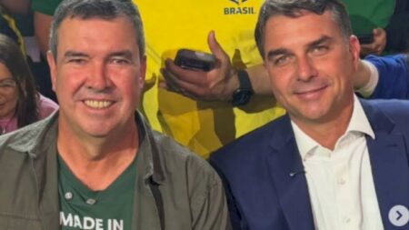 Pesquisa aponta liderança de Flávio Bolsonaro para presidente e Eduardo Riedel para governador em MS