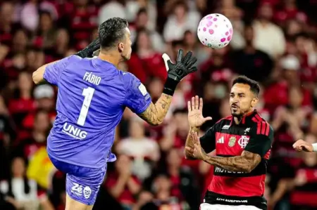 Danilo passa por cirurgia e vira desfalque no Flamengo na Libertadores