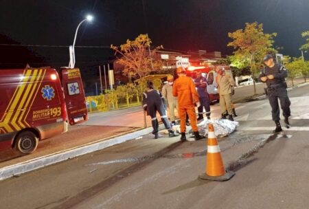 Mulher cai na rua, é atropelada e arrastada por motorista embriagada