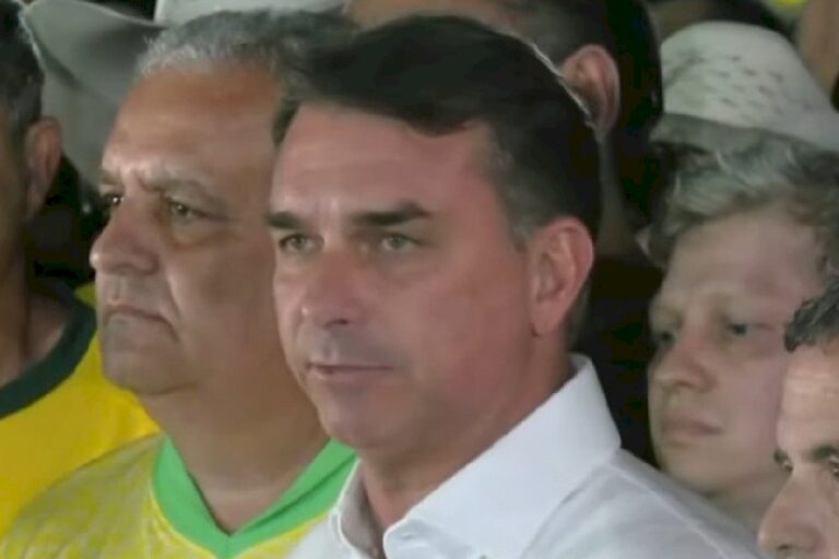 O discurso de Flávio Bolsonaro após perder a eleição presidencial para Lula