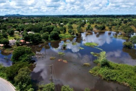 Rios sobem e ultrapassam cotas de alerta após chuvas em MS