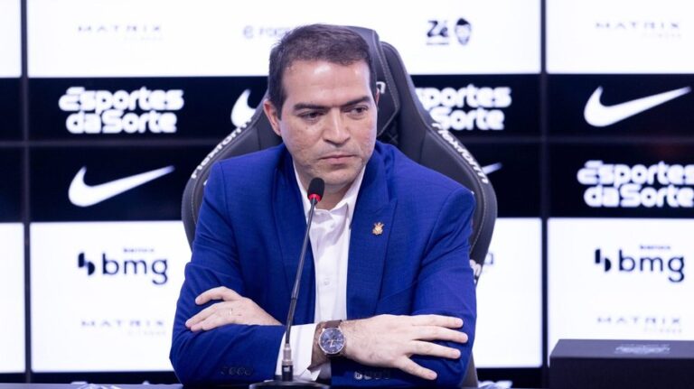 Corinthians anuncia saída de Marcelo Paz em meio à crise