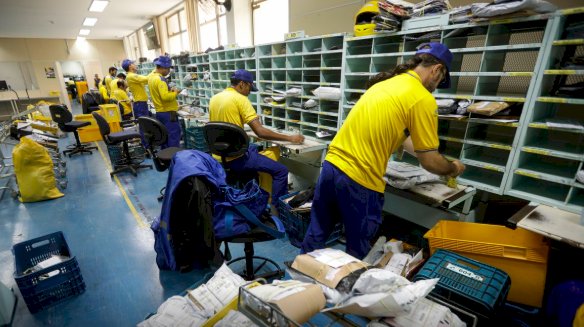 Frete quase dobra preço de produto e exige atenção nas compras online