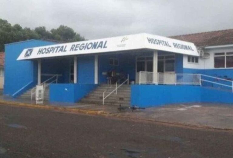 Homem é esfaqueado nas costas após bebedeira