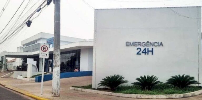 Mulher tenta sequestrar bebê dos braços de adolescente em posto de saúde