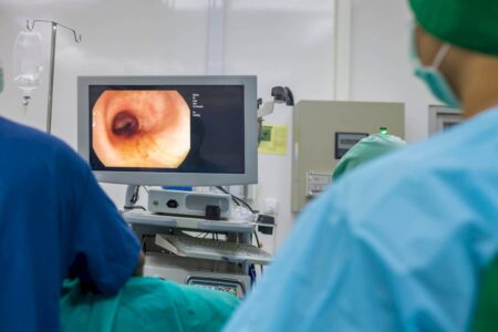 Diagnóstico tardio e dificuldade para erradicar bactéria H. pylori elevam mortes por câncer de estômago