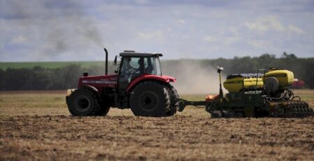 Vendas de máquinas agrícolas caíram 22,4%