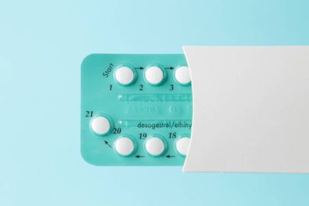Terapia hormonal pode ajudar a proteger os ossos na menopausa