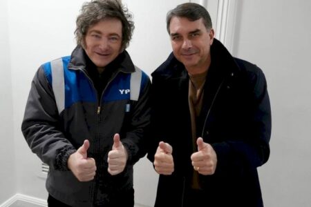Milei e Netanyahu parabenizam Flávio Bolsonaro; Trump troca Brasil por Índia em postagem