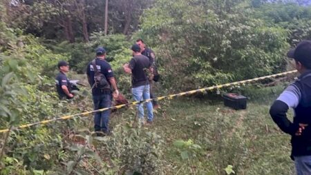 Corpo de homem é achado com marcas de tiro em mata na fronteira